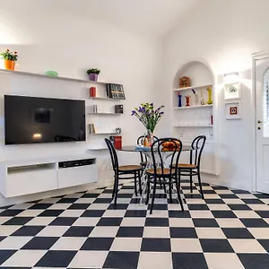 New Quiet Flat - Santa Croce View - Servizi Apartment