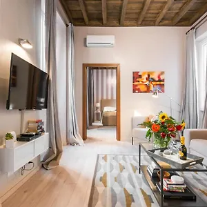 https://living-rhome-spanishsteps.it-romehotels.com